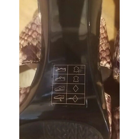 Michael Kors Berkley, Leather, T-Strap, Snake Print Zippered Heels Sz 10M READ - Picture 11 of 16